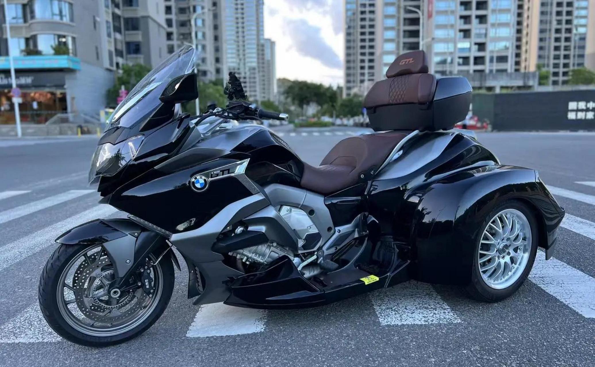 2021款宝马k1600gtl图片