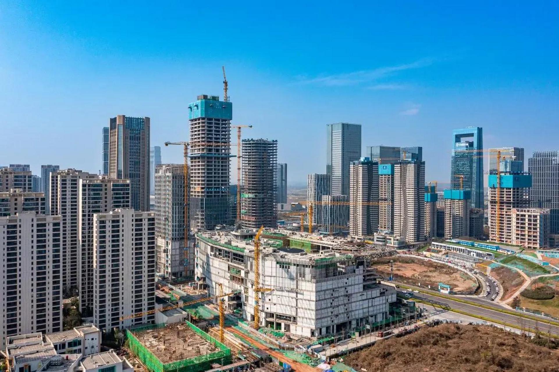 据市场消息,天府大悦城预计今年年底正式开业.