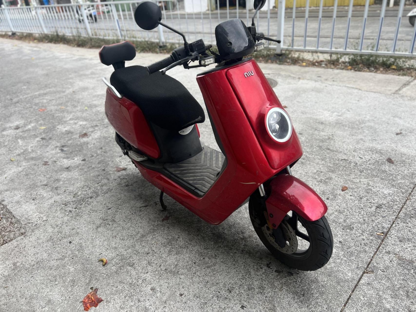 17年的小牛n1s 红色 二手小牛电动车出售,为17年的小牛n1s红色款,行驶