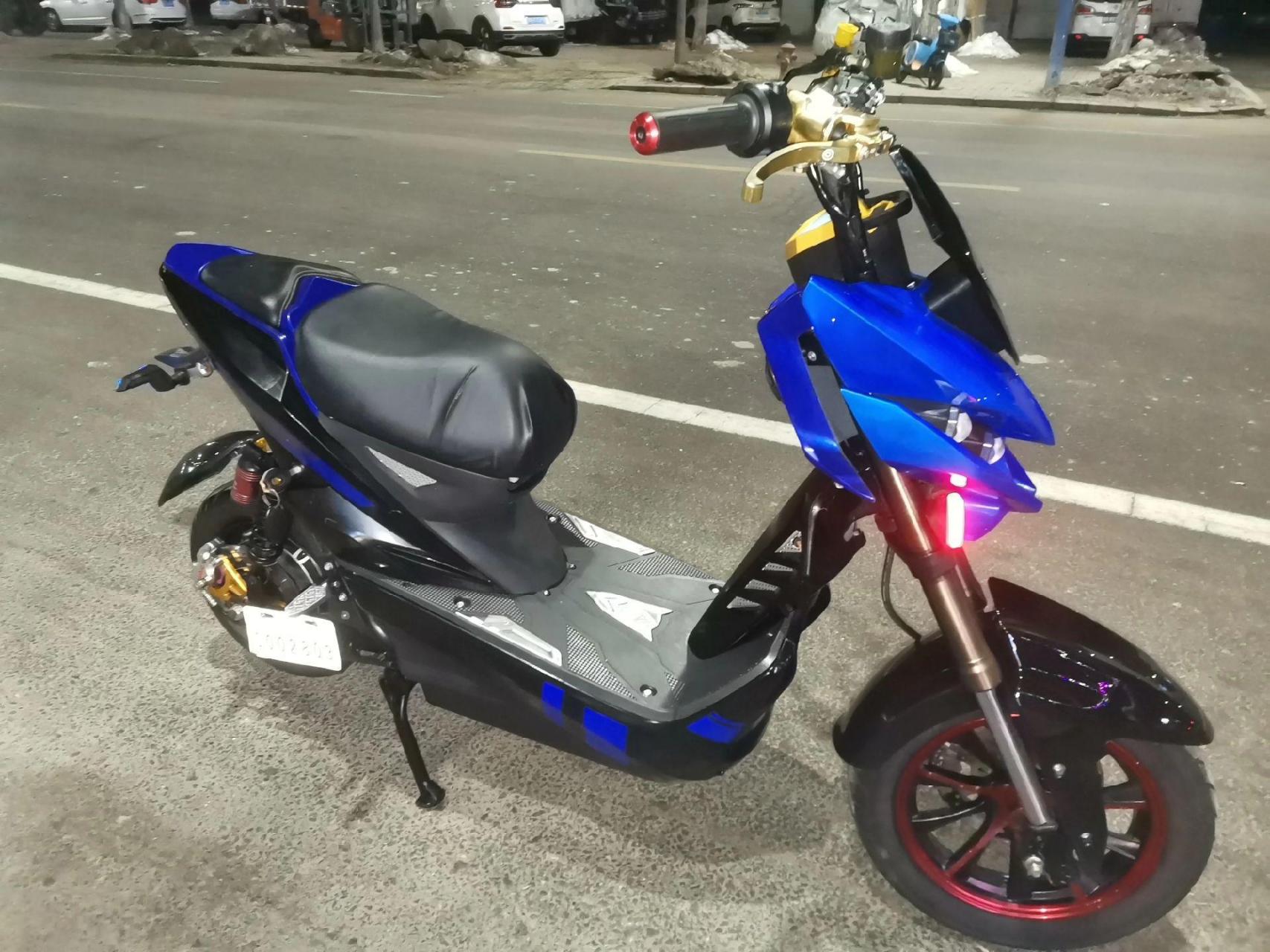 极客战狼(爱玛)~裸车2200米 带6个土豆~2600米(带充电器)  兰德7255