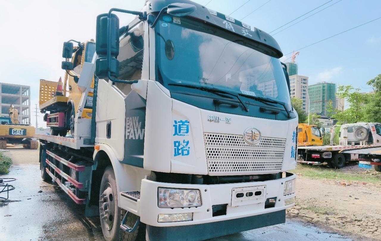 二手解放10吨大板拖车出售