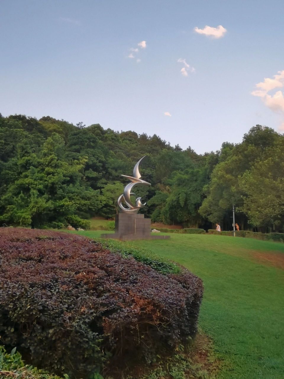 宜春市袁山公园超强攻略[斜眼r] 简介 袁山公园位于江西省宜春市市区.