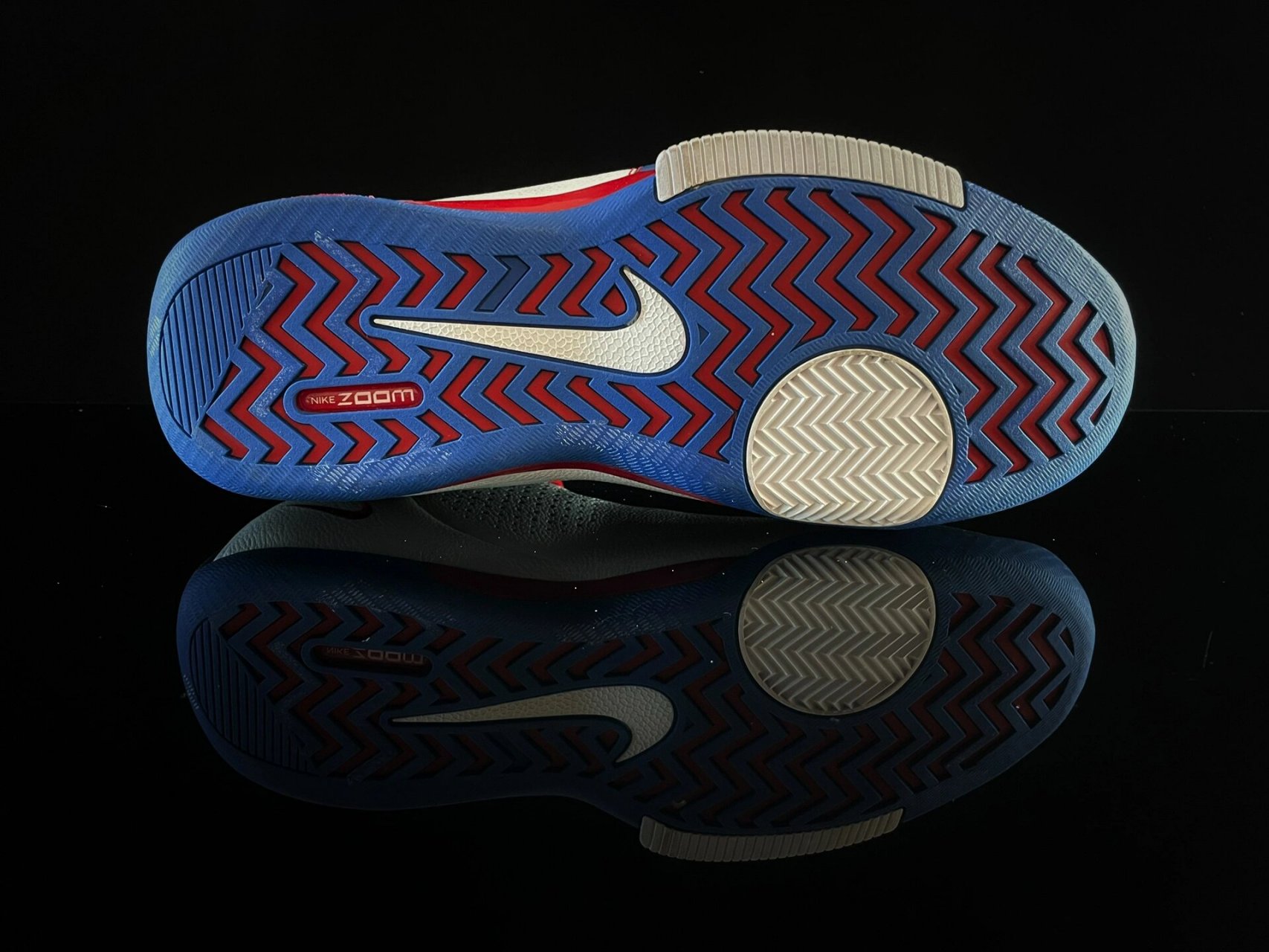 nike zoom bb 1 托尼帕克pe "法国小跑车"帕克国家队配色,欣赏!