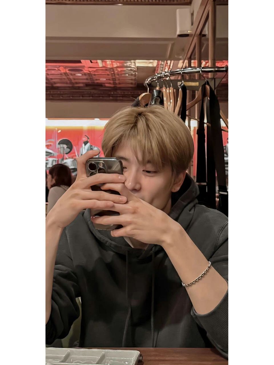 郑在玹壁纸 | 换上男朋友刚拍的新壁纸啦 cr.nctbitchh