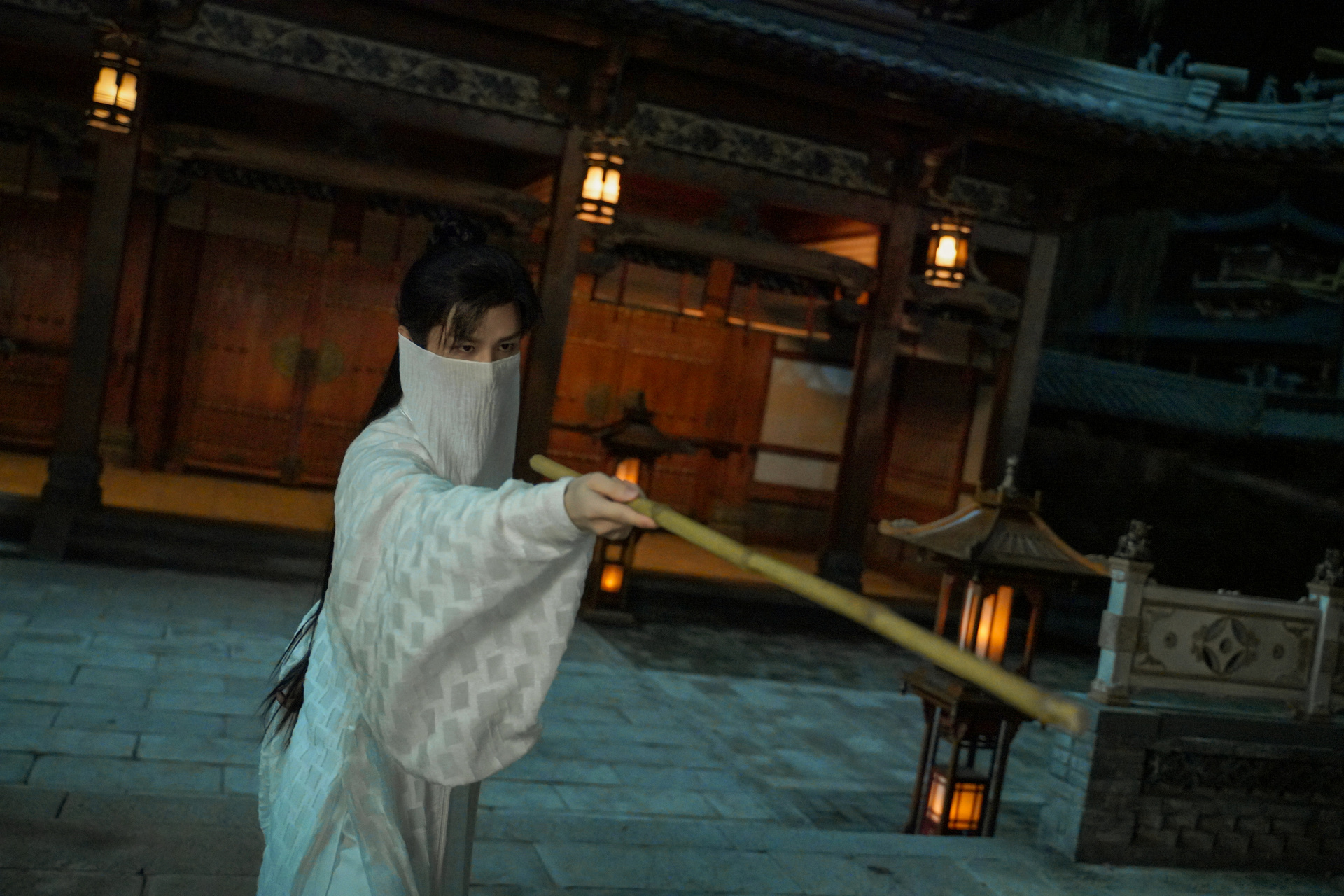 成毅 03 @成毅莲花楼  『理想生活图鉴』白衣侠客,半掩真容,武力