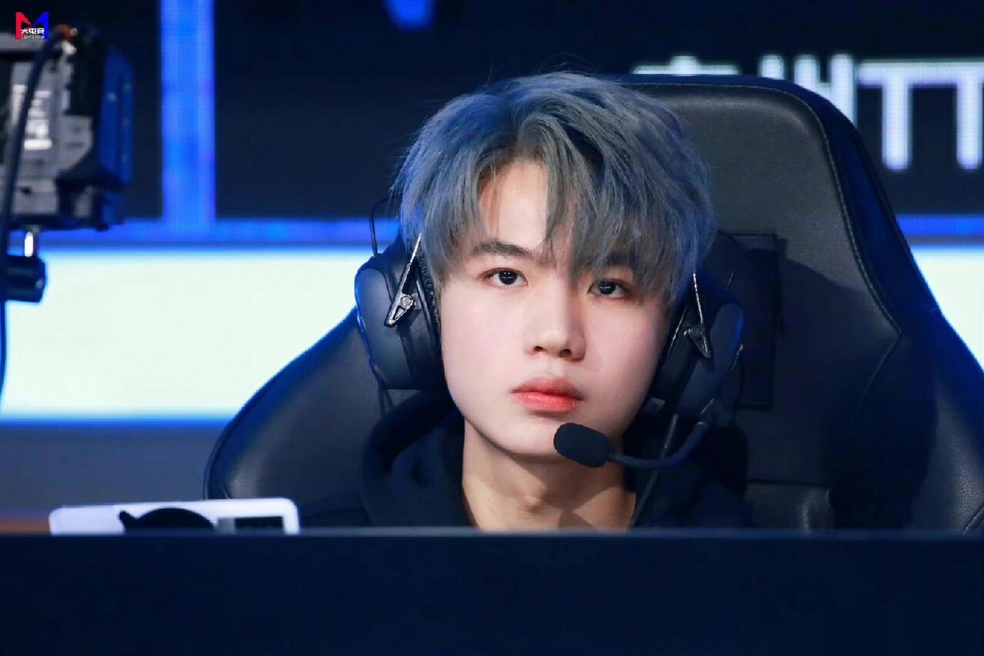 挑战盘点一百个电竞帅哥(20/100) 少爷的时尚芭莎 能看到是我的福气