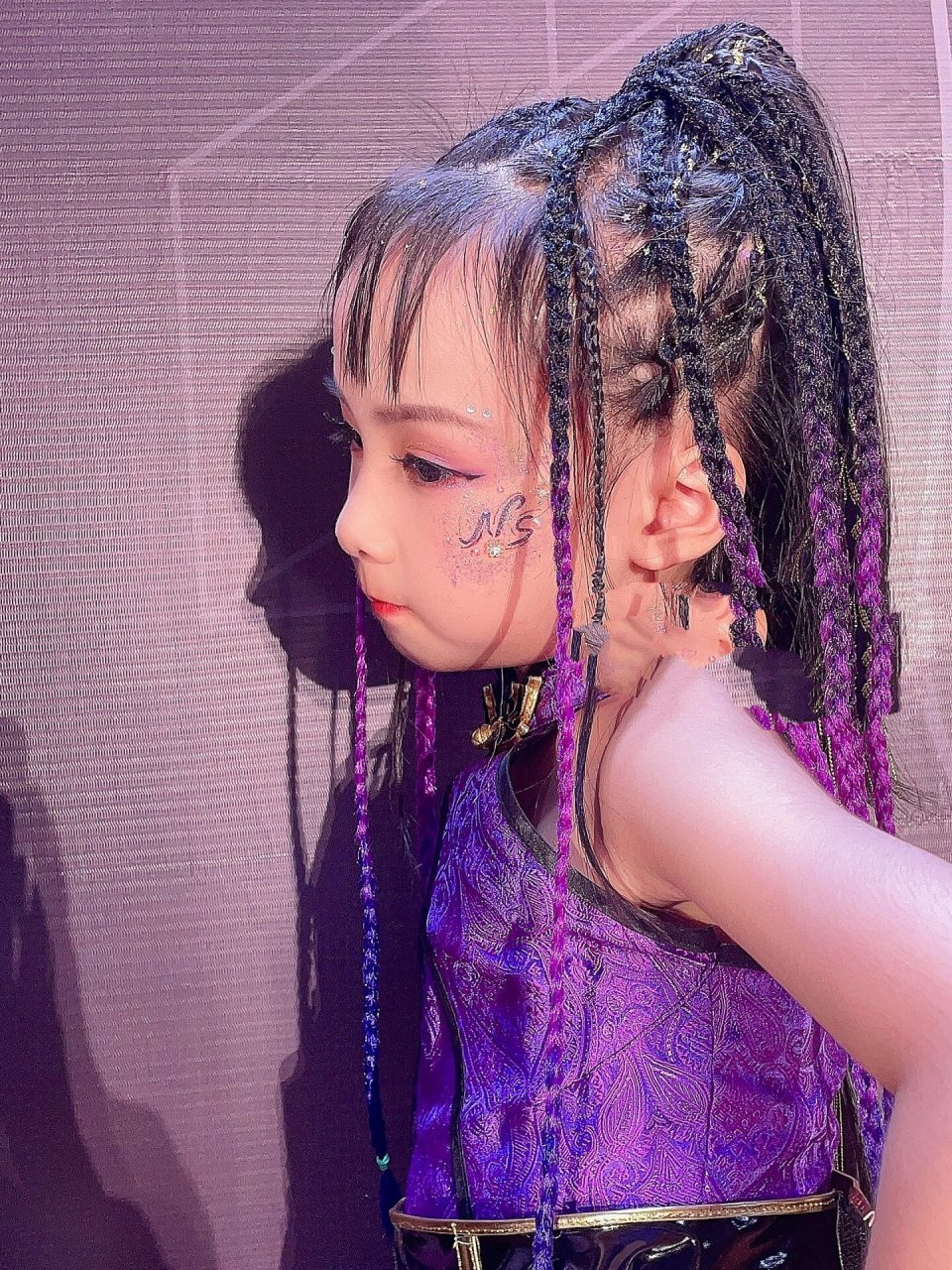 少儿街舞爵士舞发型妆容 又是一个费妈两小时的妆发 	 舞蹈视频慢点发