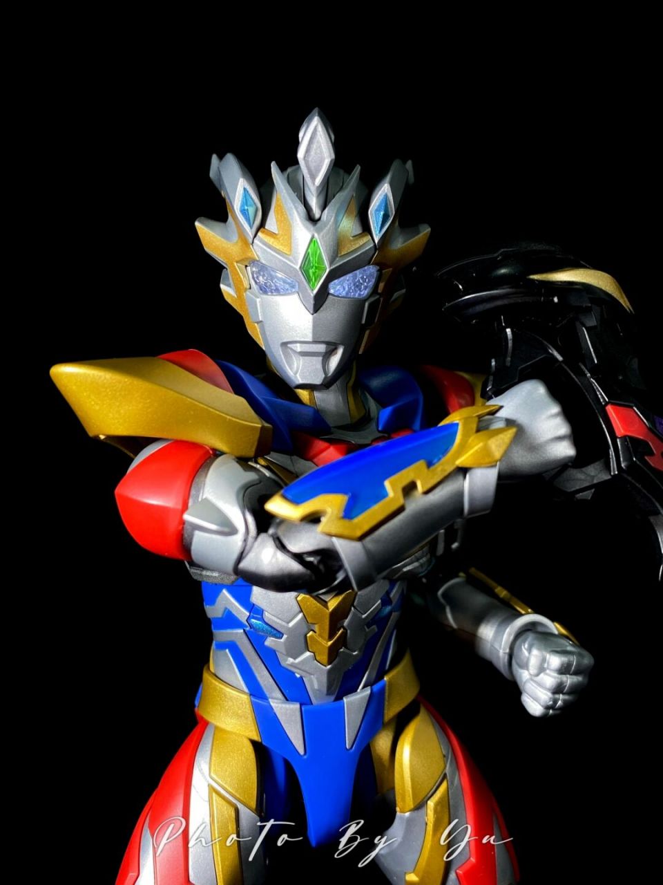 78来自"布鲁可"发售的《奥特名鉴传奇版:泽塔奥特曼德尔塔天爪》超