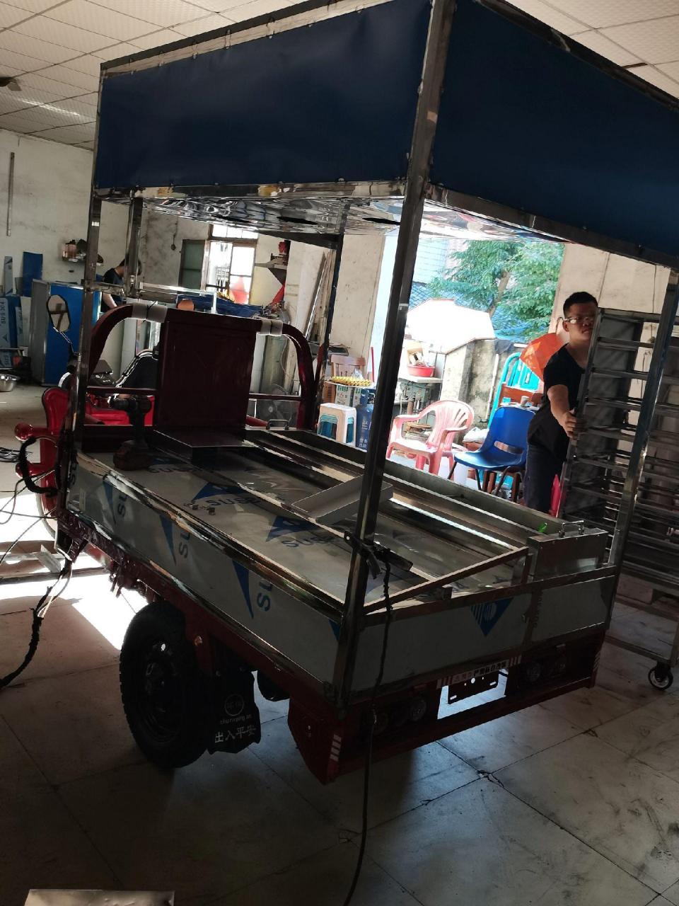 改装烧烤三轮电动车