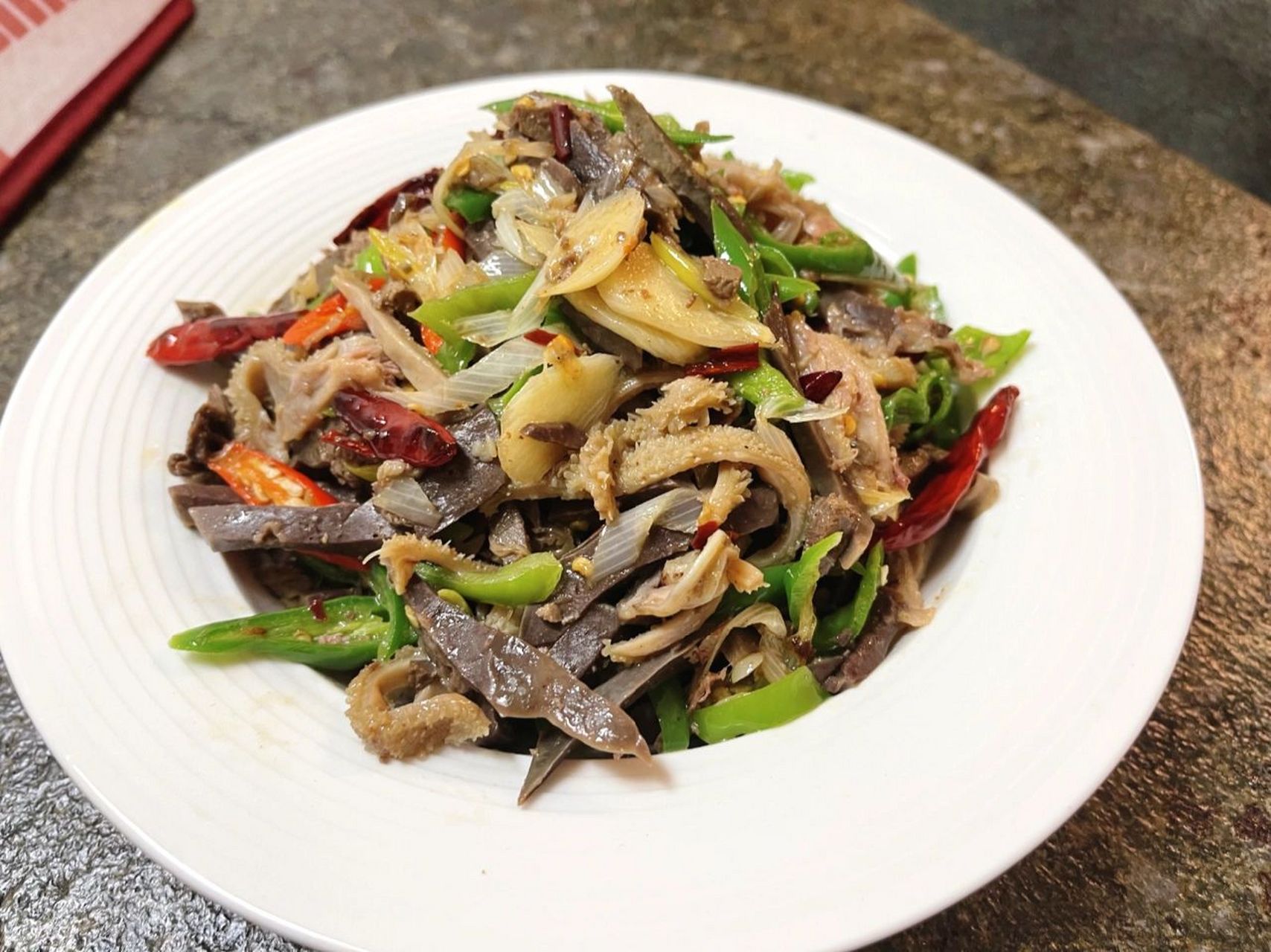 爆炒羊杂0202 9797食材 4个线椒,1个青椒,1个小米椒,羊杂