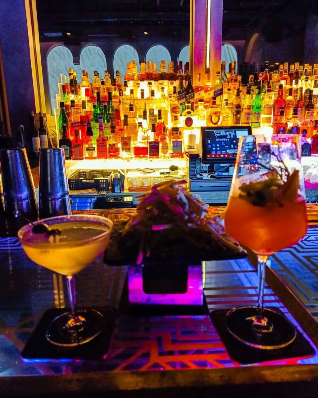 马尼拉酒吧9193便利店后面藏酒吧?