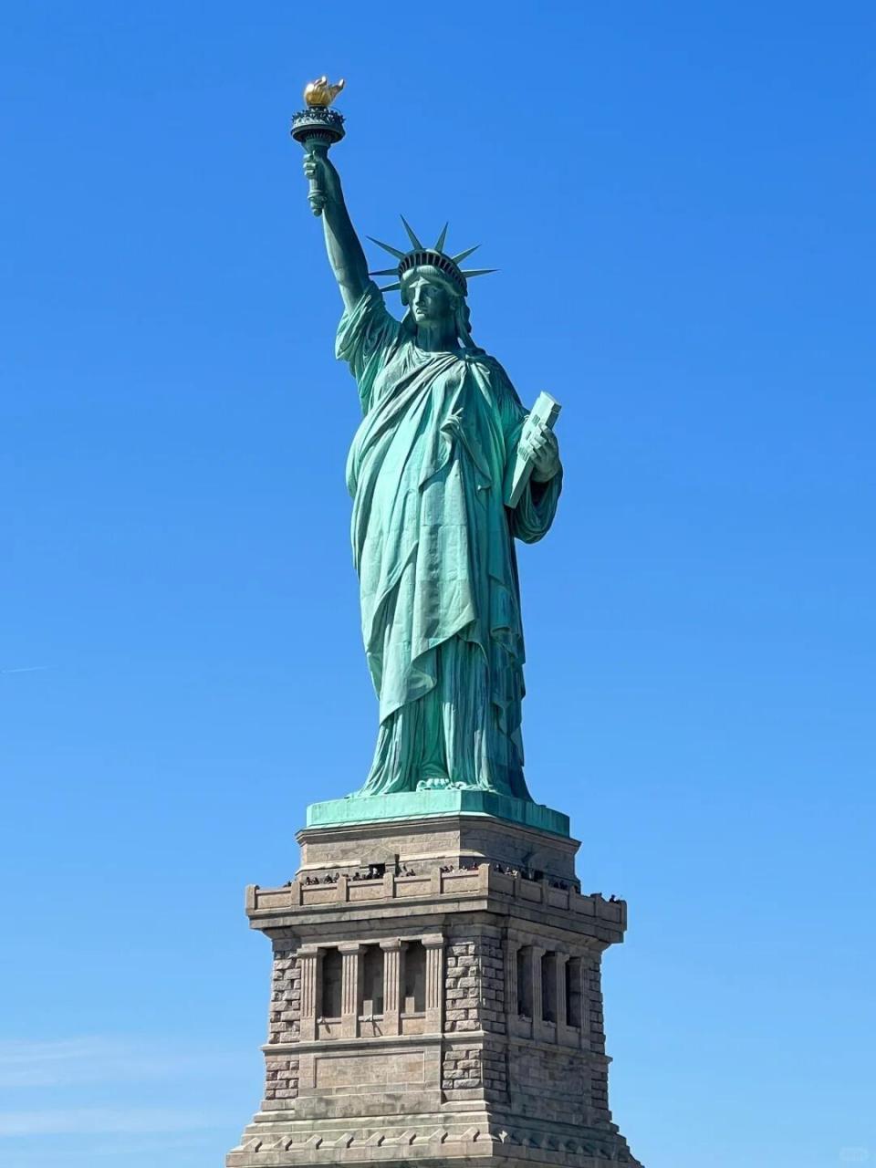 简笔画|自由女神像 自由女神像(法语:statue de la liberté,英语