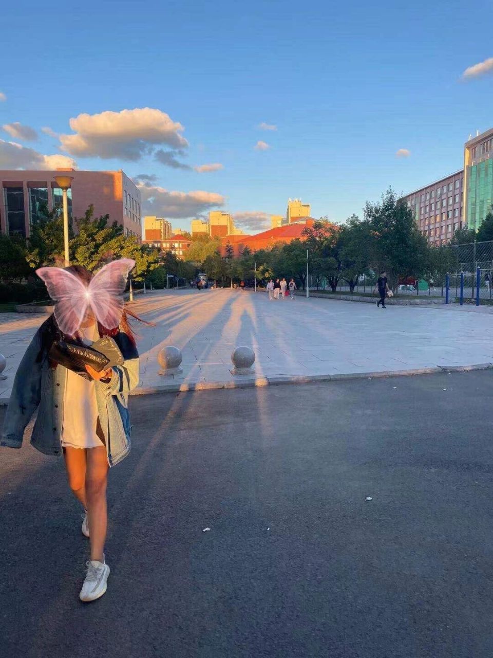 带学妹云熟悉长春人文学院的那些拍照好地方 确实很多地方都很出片