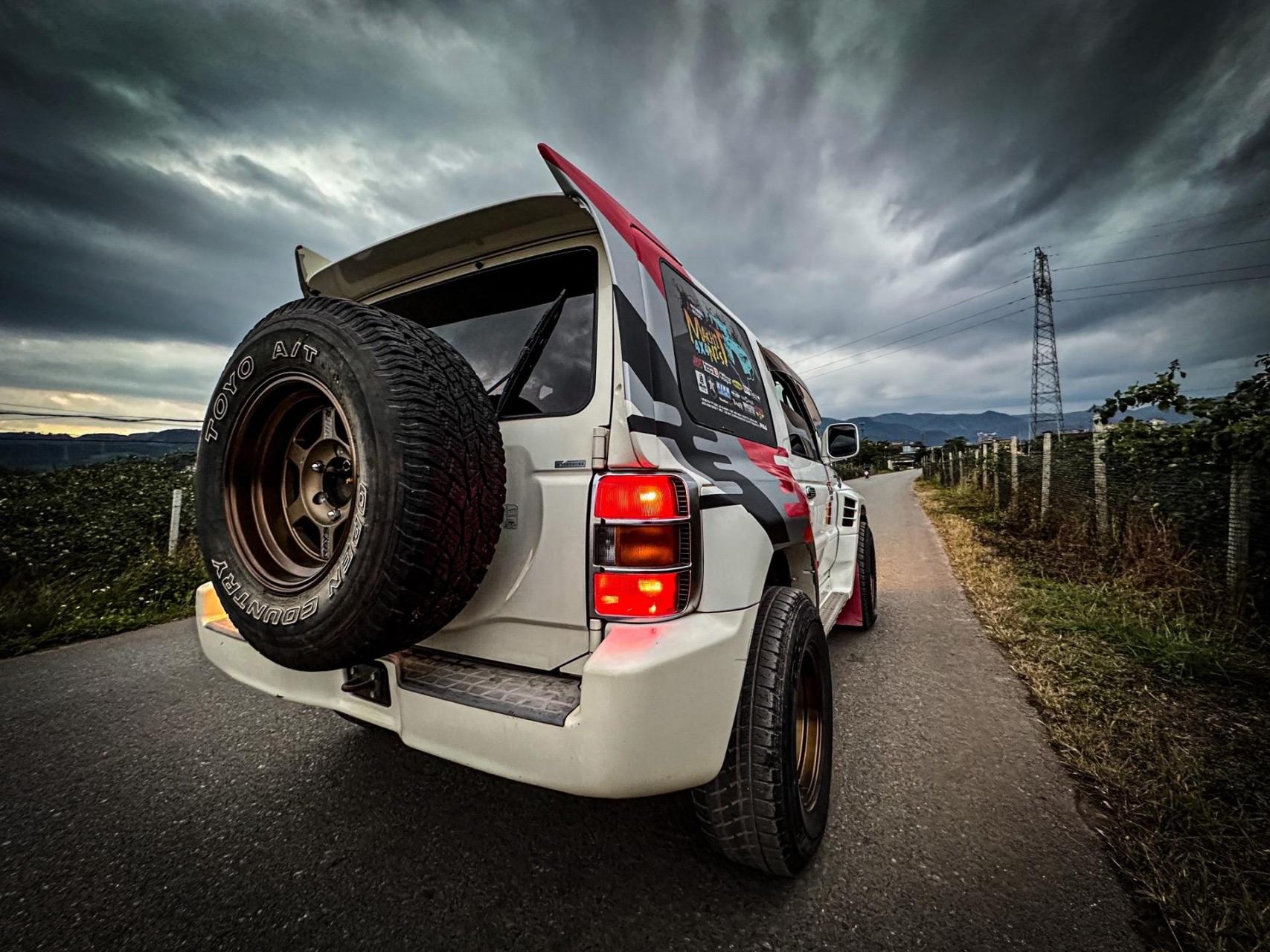 三菱 pajero v55 evo 成龙同款战神!自用收藏品!分享一下!