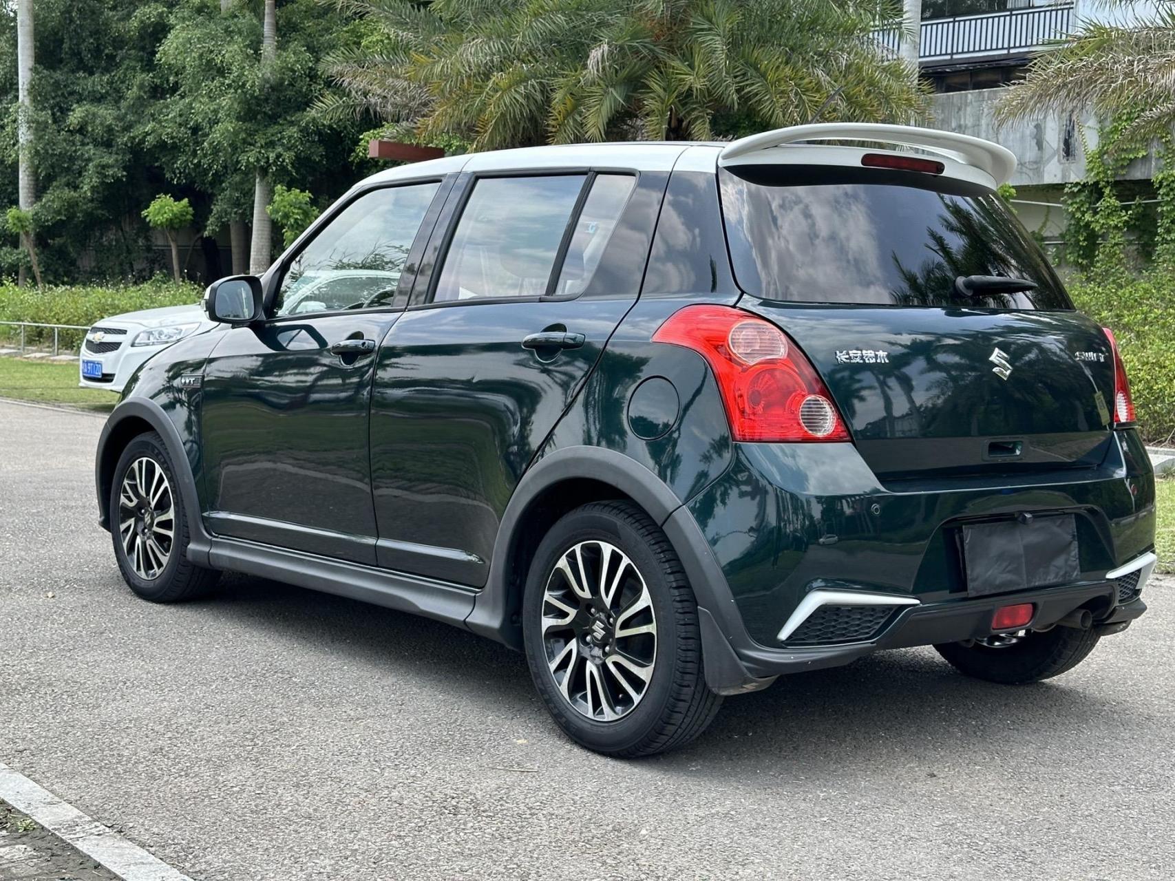 铃木雨燕 1.5自动挡