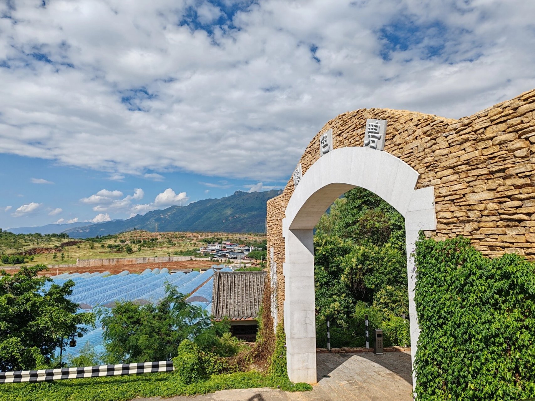 云南红河州 红河州蒙自市的碧色寨,很出片,很有东南亚风情.