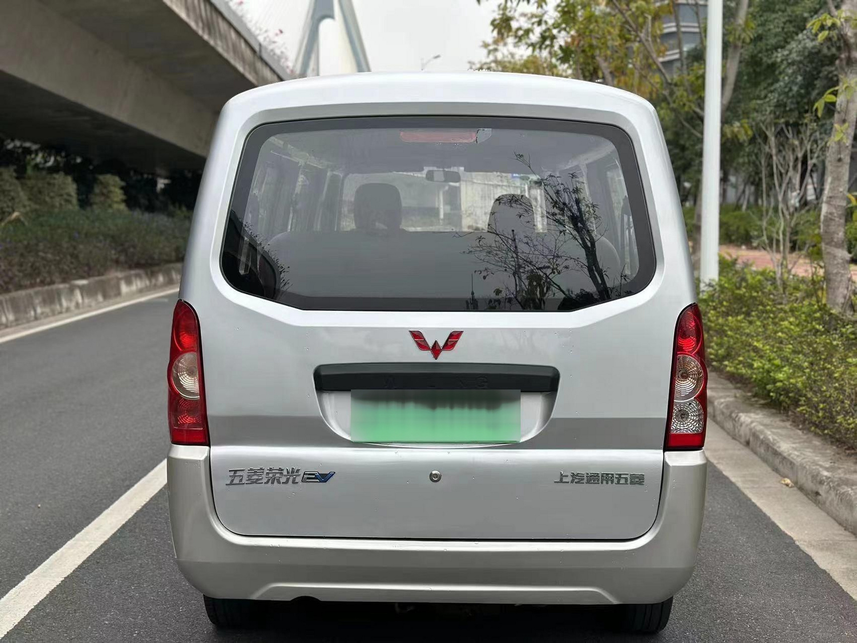2022年4月上牌五菱荣光ev新能源面包车客运版,行驶了4万多公里,41.