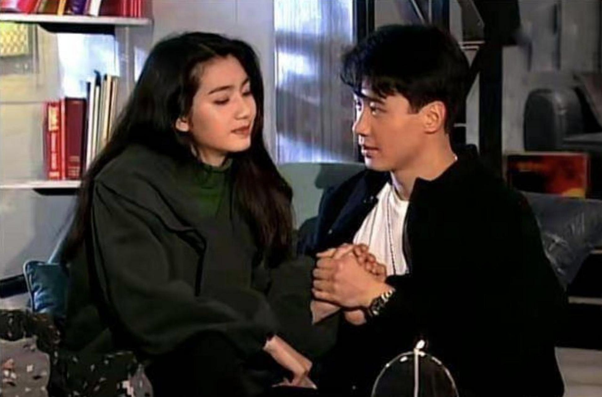 "  时过境迁依然很喜欢洪欣在里面文静优雅的样子!