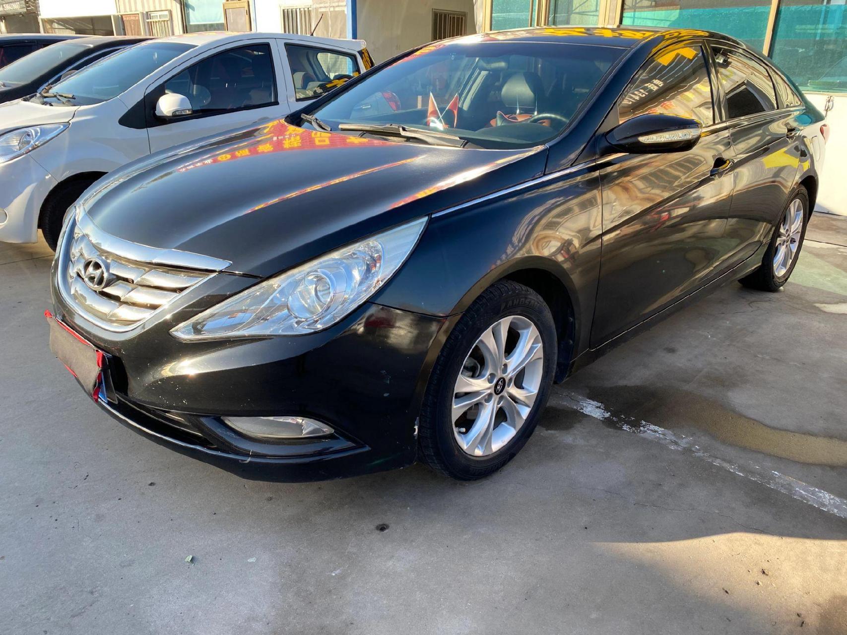 13年现代索八,2.0自动,一手车,12万公里,车况原版,批发零售两万多.