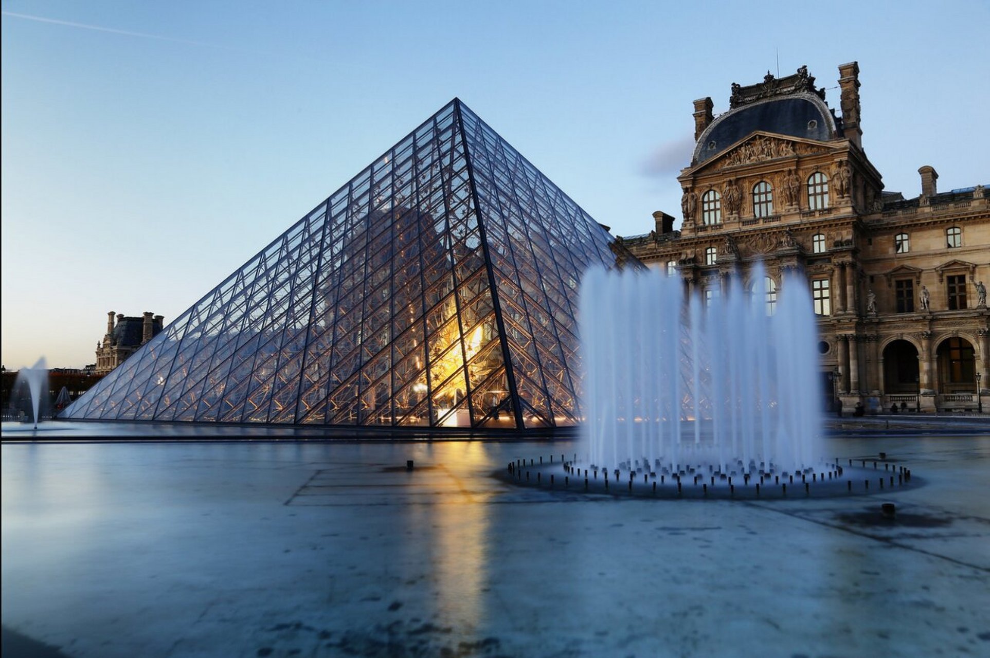 project sharing029|卢浮宫玻璃金字塔 1981年,新当选的法国总统