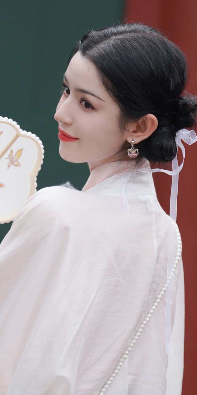 哈妮克孜古风写真,哈小妮化身相府哈小妹,可可爱爱大小姐驾到