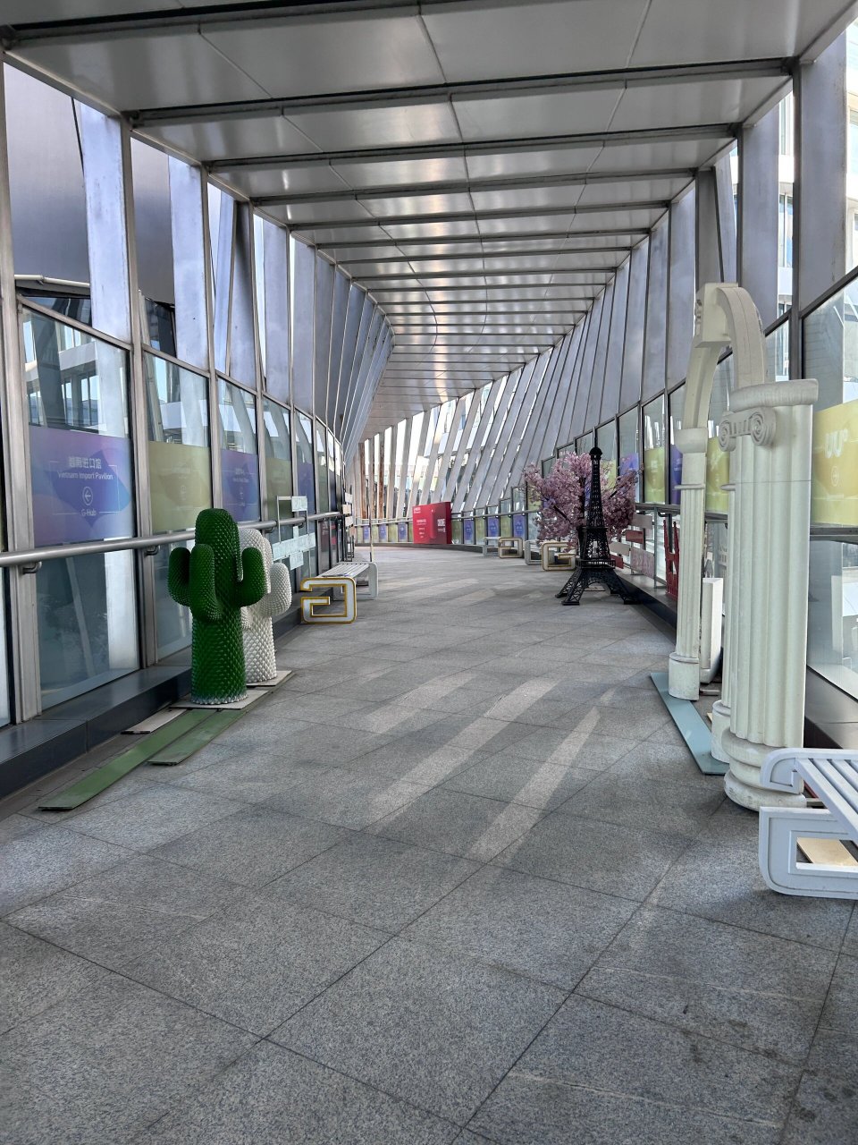 上海国家会展中心停车攻略 本来想找那个20块停一次的诸光路停车场