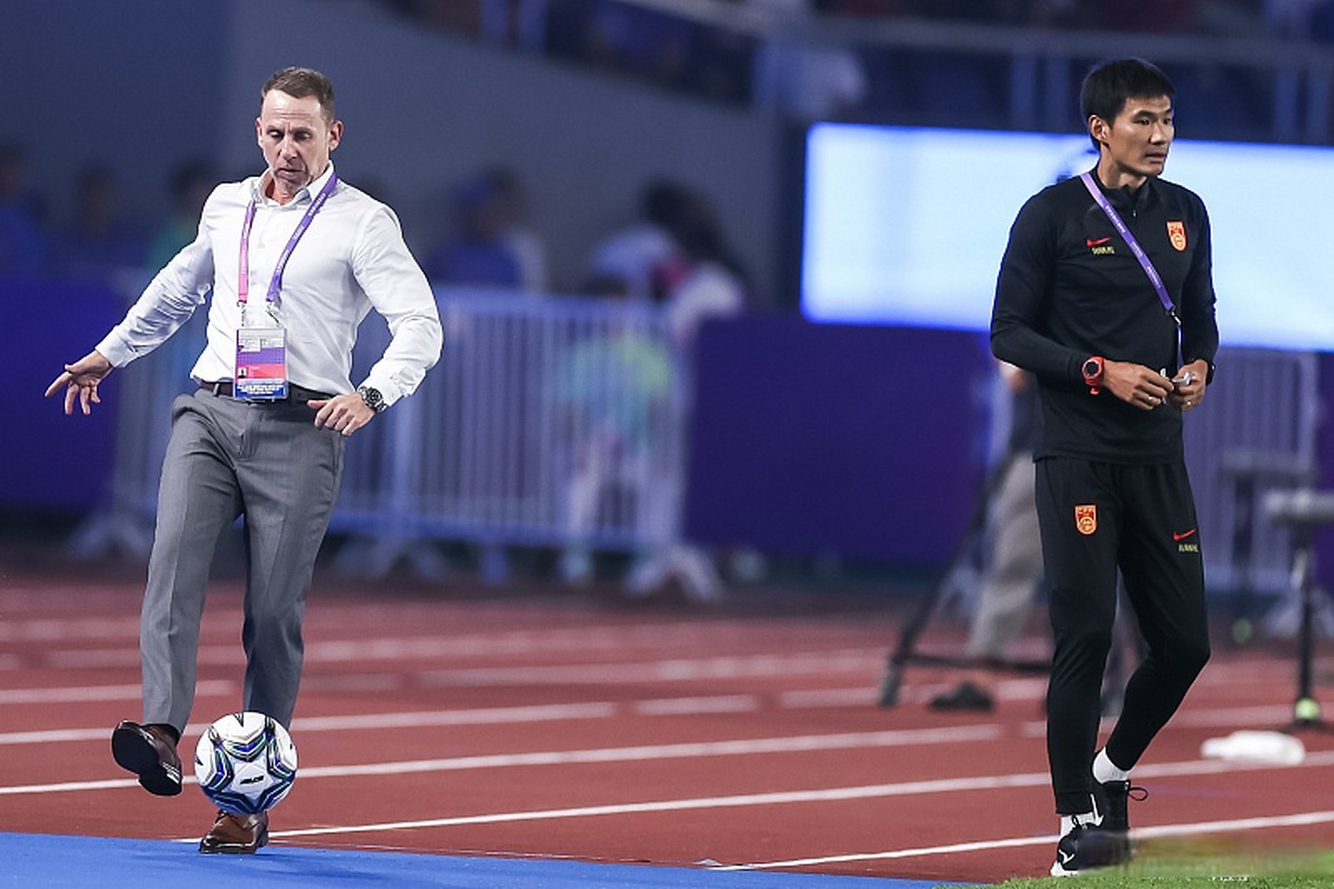 【男足亚运队就地解散】久尔杰维奇可能被足协留用   随着在杭州亚运