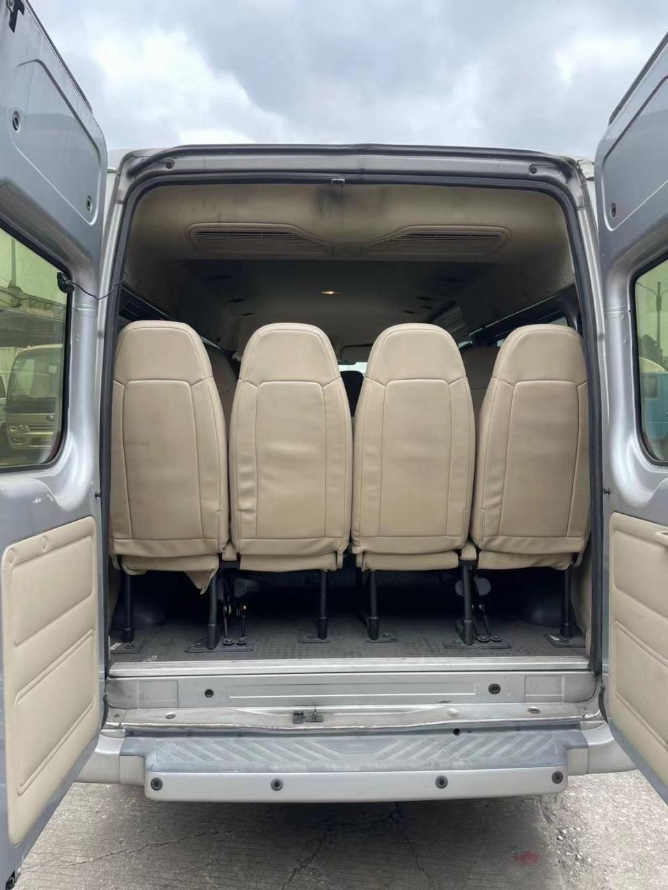 新到店, 2017年9月福特新世代全顺15座中型客车 ,整车原版原漆 ,一手