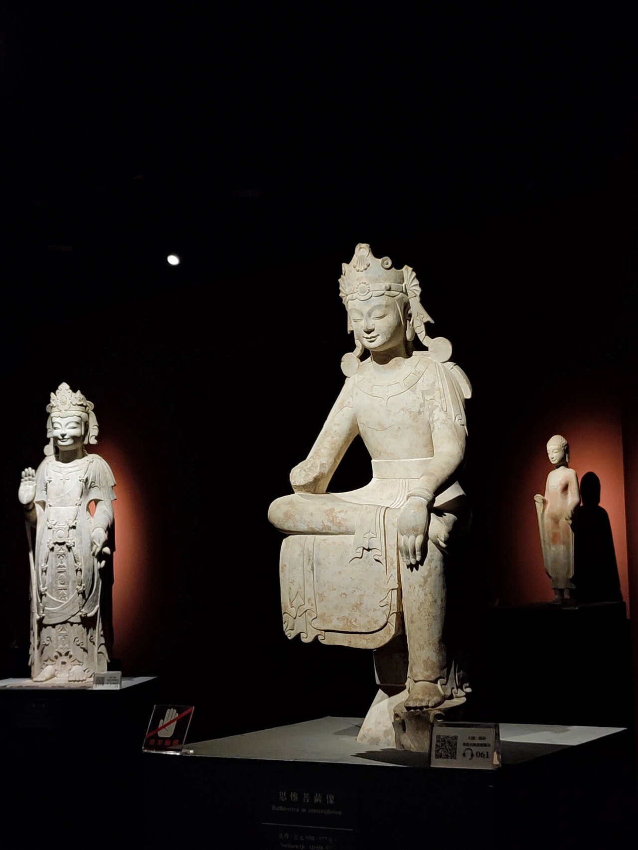 三个主要展厅 圆明园兽首铜像 中国古代青铜艺术精品 魏晋唐的佛像