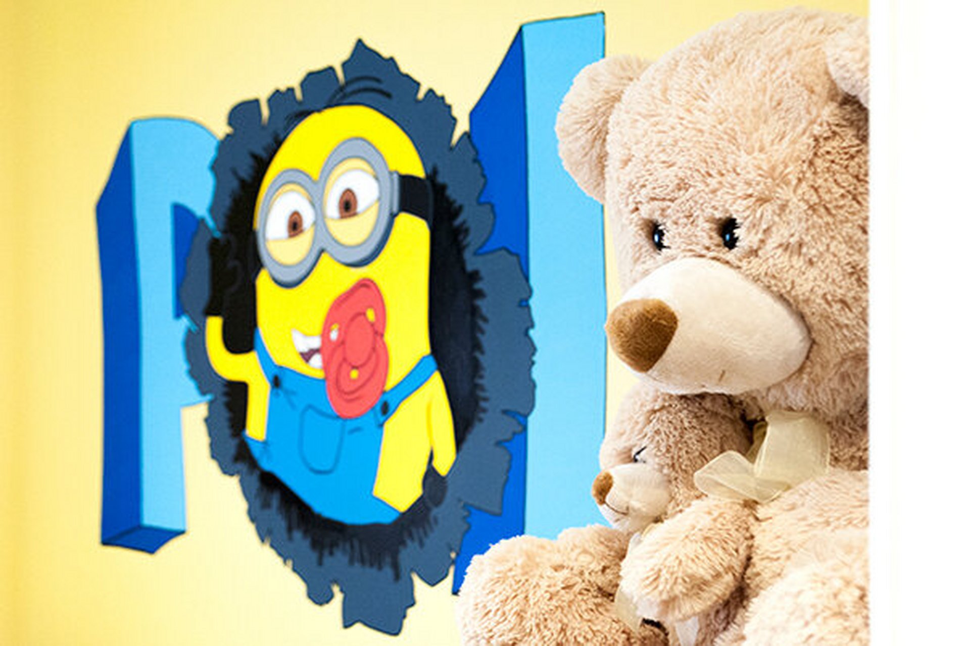 儿童房手绘小黄人墙绘 画师纯手绘壁画 承接全国范围内手绘壁画业务!