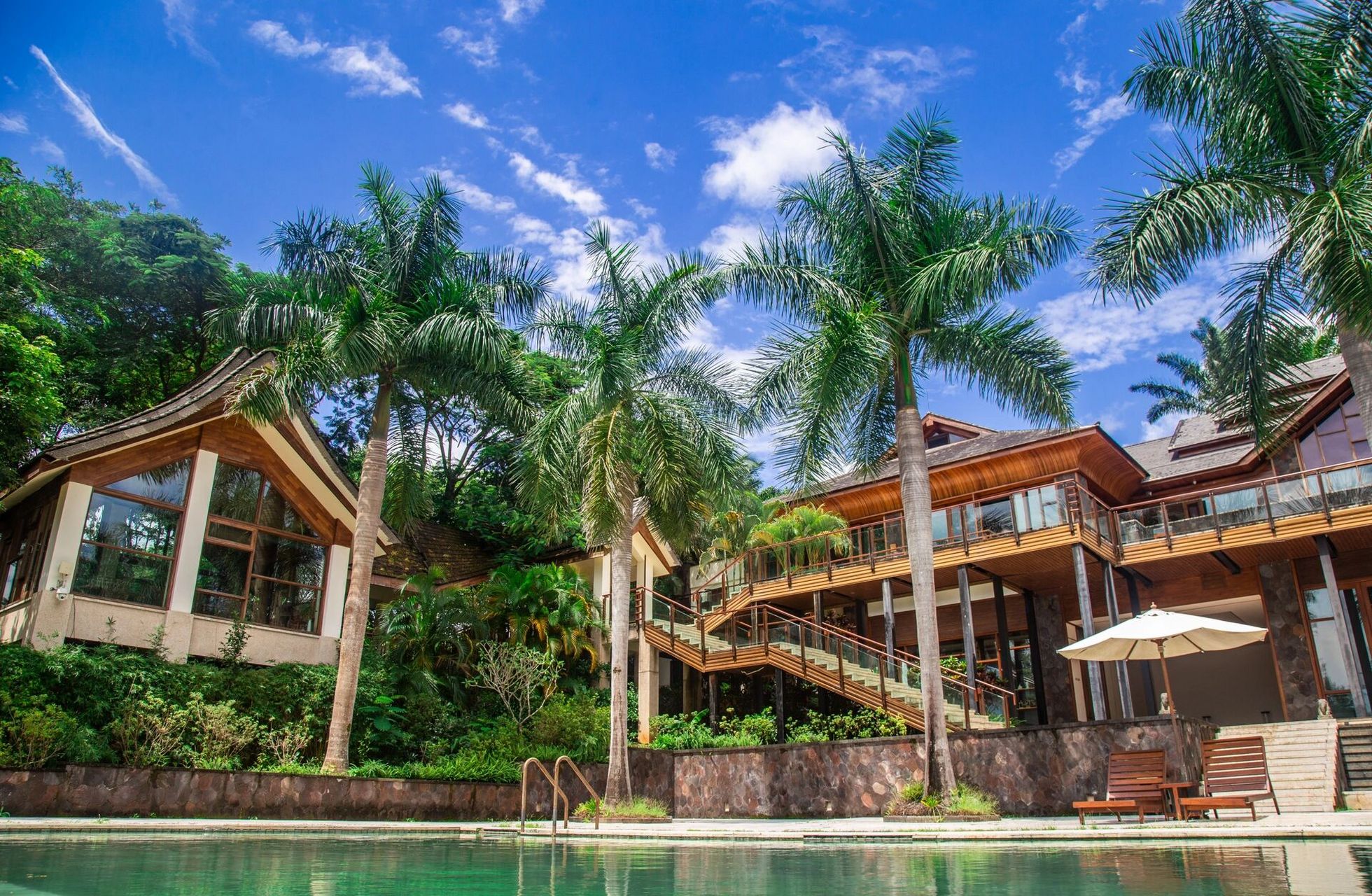 景迈山茶园酒店 景迈山柏联酒店所在地区属于普洱市澜沧县惠民镇,路线