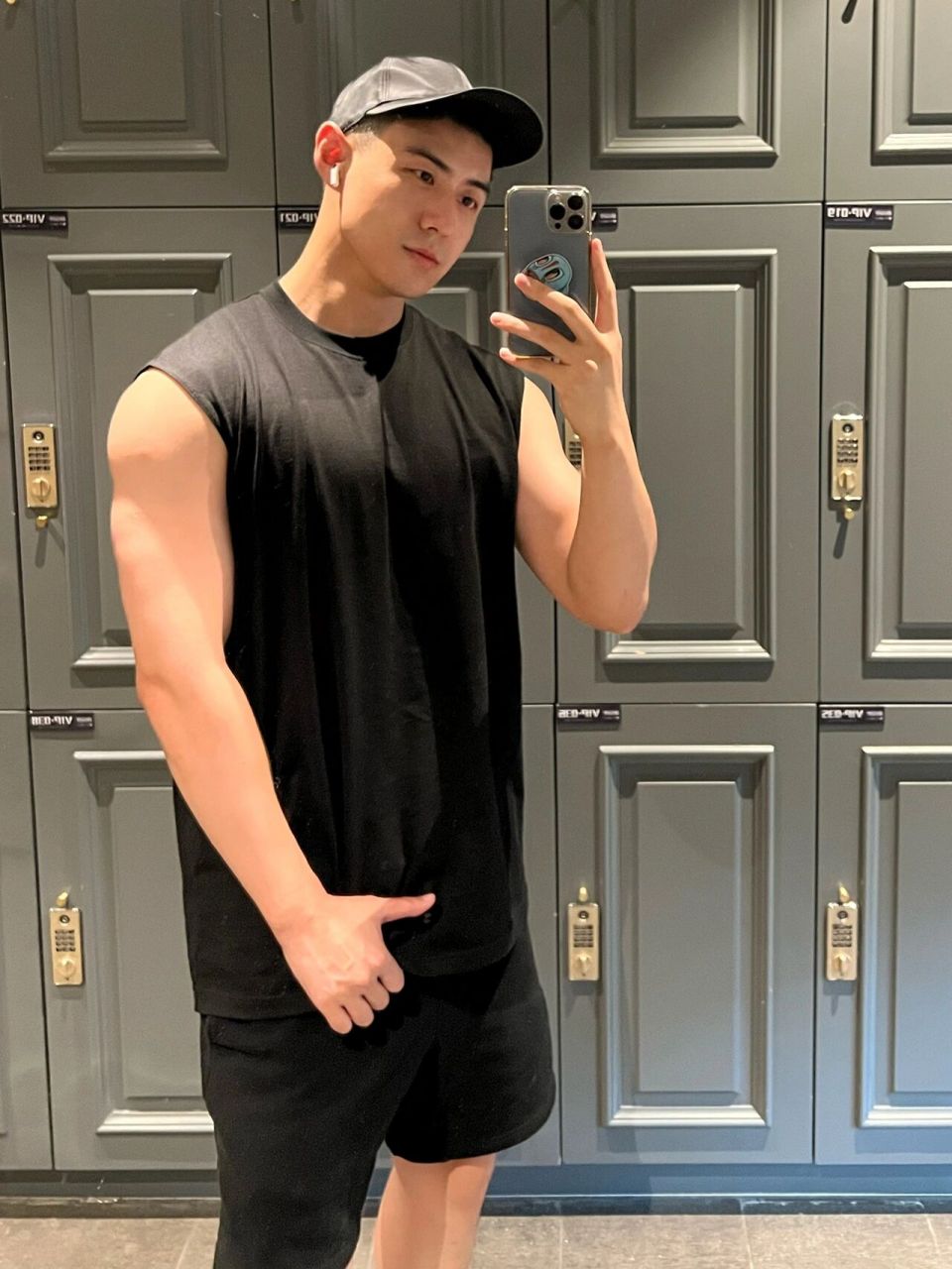 浅浅练一下我的宇宙巨大huge无敌3d虎头肩 今天来浅浅练一下肩小小一