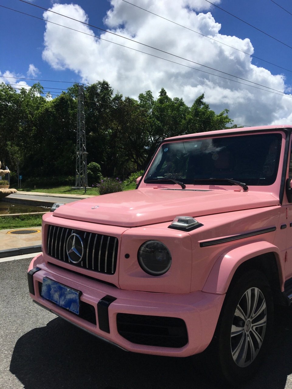 三亚租车粉色少女心的奔驰大g打卡度假92 以上车型为超粉的奔驰大g