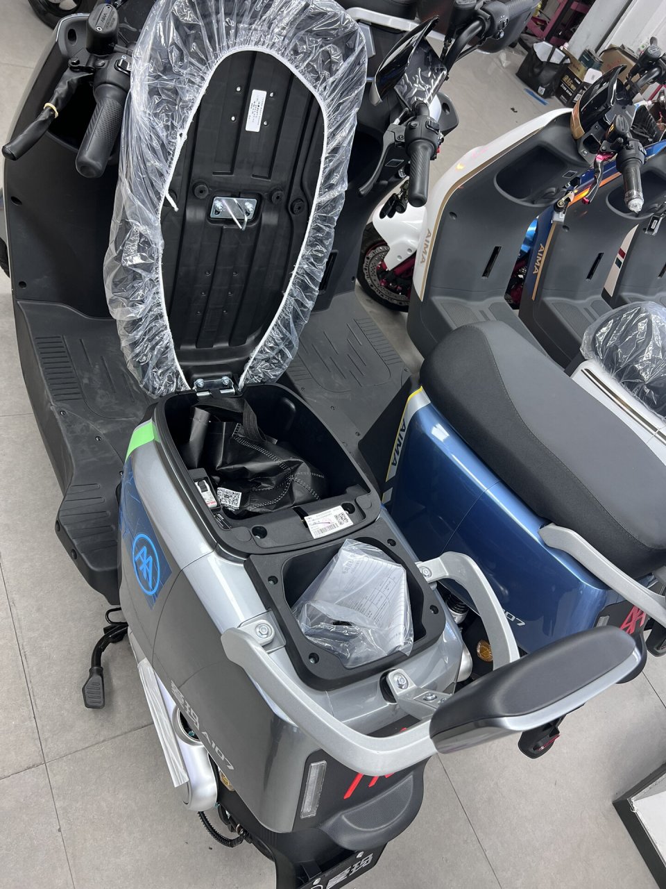 爱玛电动车 72伏前后碟刹 路豪a107 超高配置 带倒车 反充电  续航