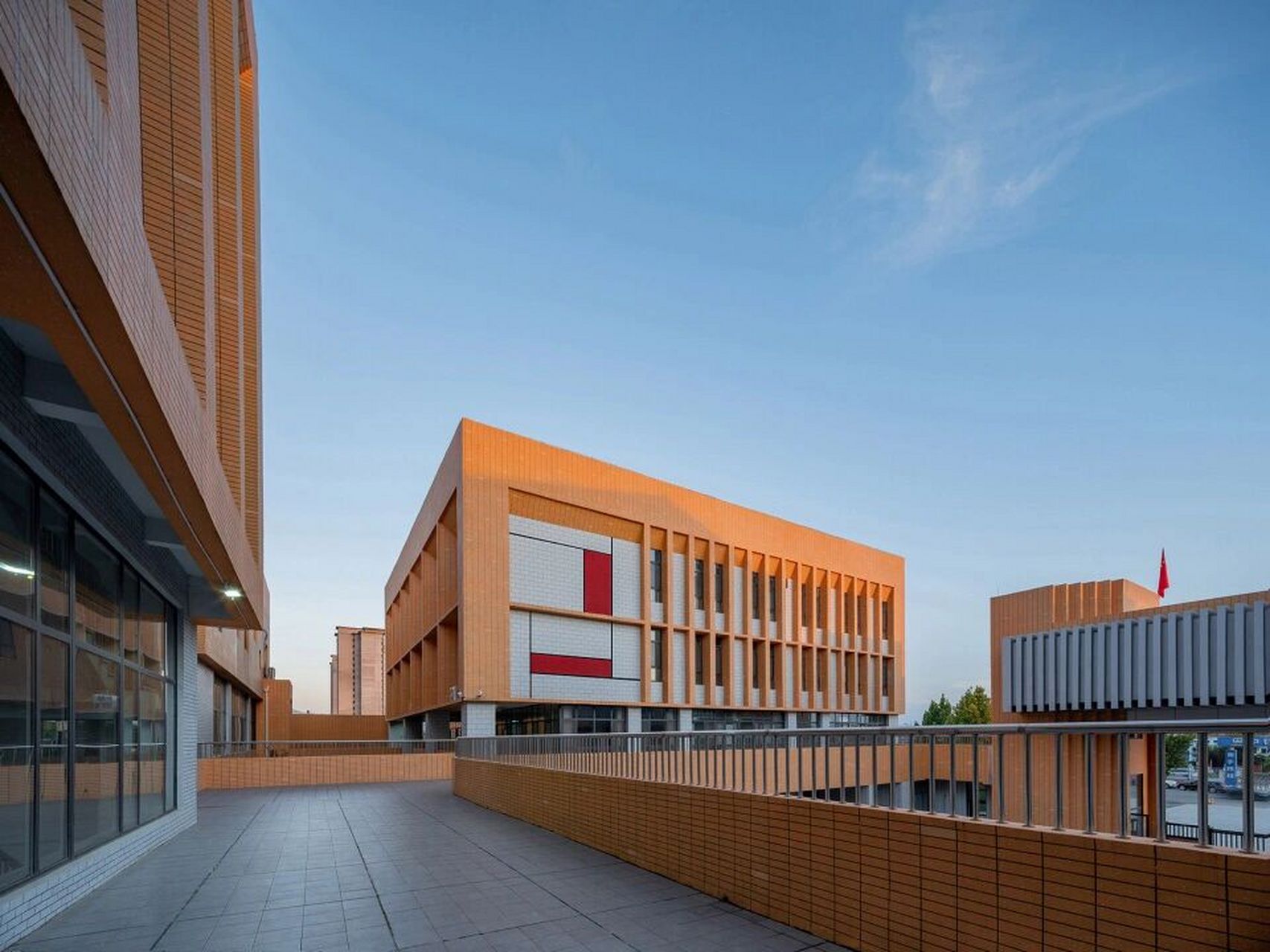 每日建筑案例分享——小学校园建筑设计 北大新世纪章丘实验学校 / 象