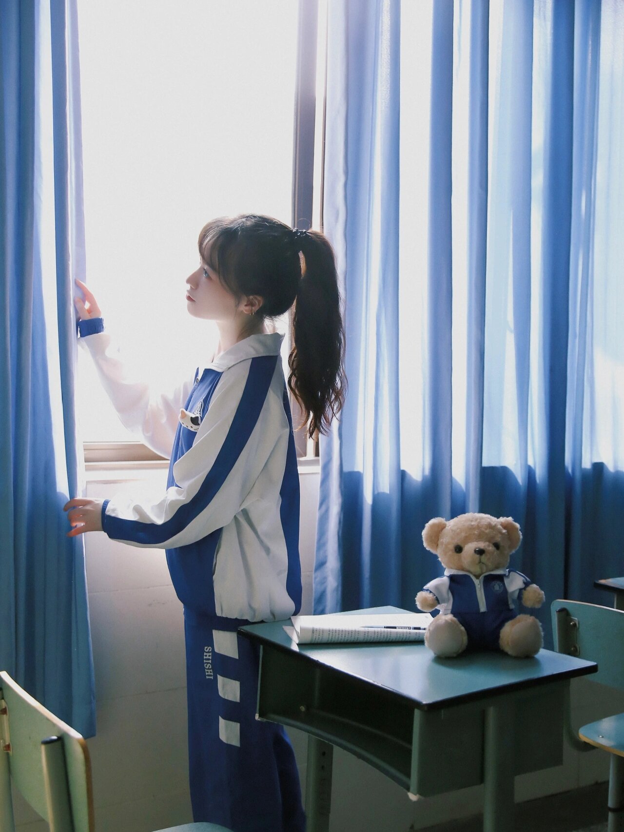 石室北湖97蓝色校服是青春最美好的记忆 回高中母校拍"毕业照".