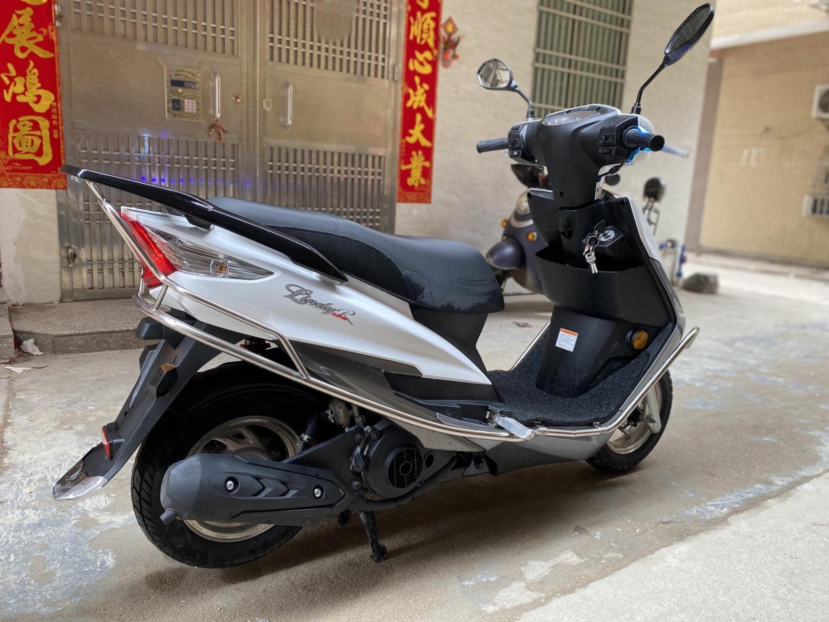 豪爵125灵迪   18年  车况精品  9.