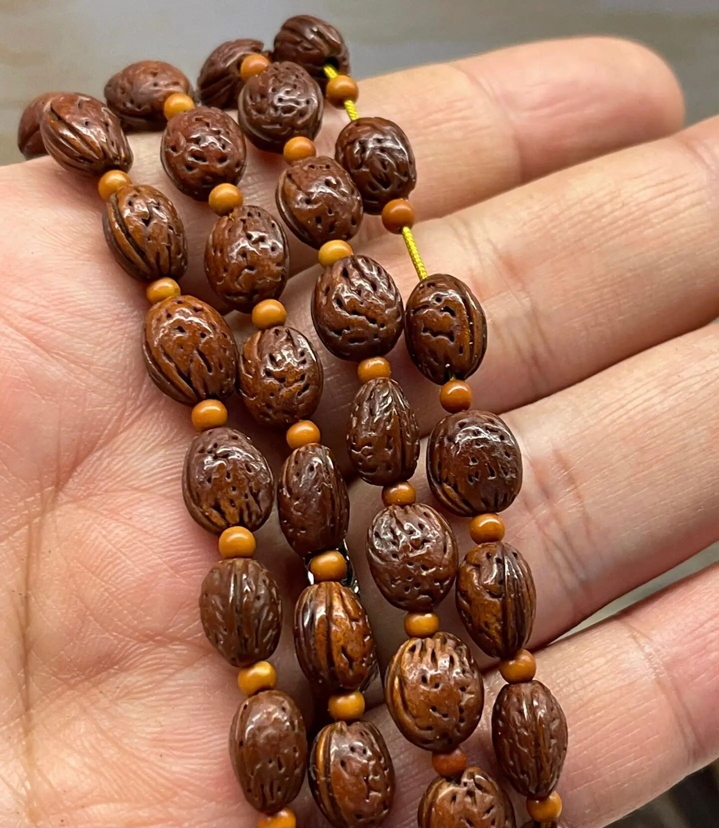 9,高1.0,(对!没看错!)颗颗精配,超正孔道.适合极品桃核 橄榄核脖挂.