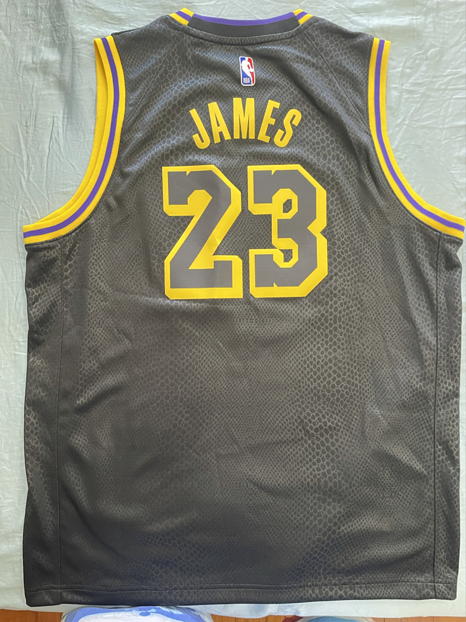 詹姆斯湖人时期所有球衣都齐了 黑曼巴球衣终于到货啦,就这样至今为止