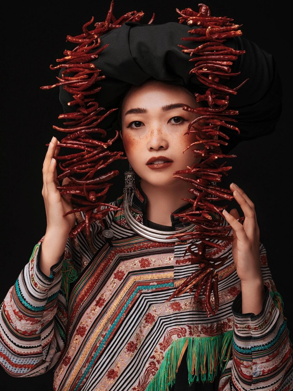 拉祜族～少数民族才是野性美 【拉祜族服饰特点】 拉祜族,是中国最