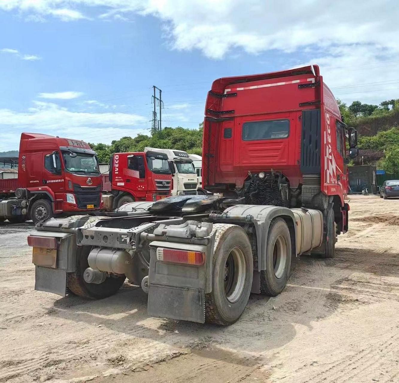 红岩杰狮m500. 牵引车 ,21年4月,安全行驶11万公里,430科索,4.