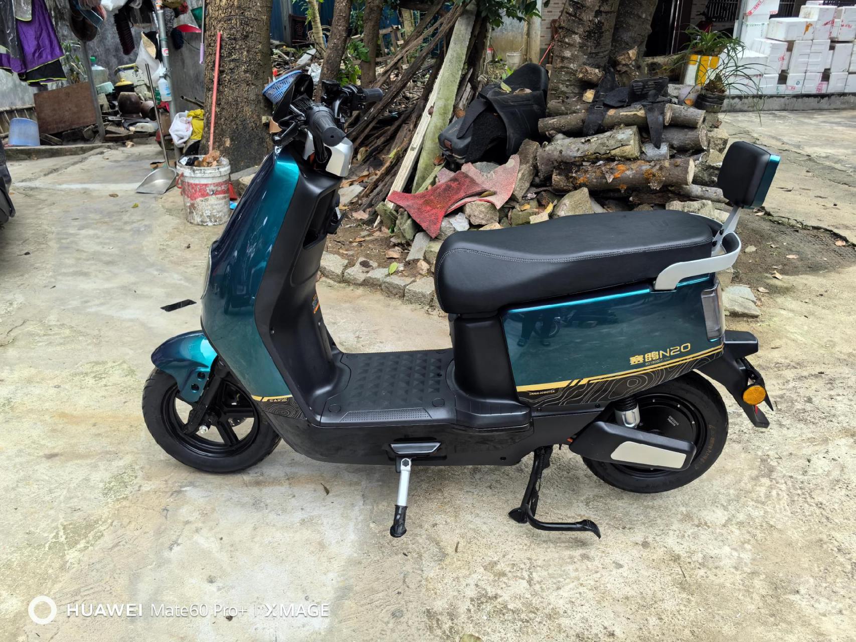赛鸽电动车,72v20a,全新车店里卖3388元,客户花呗套现买的车,全新车0