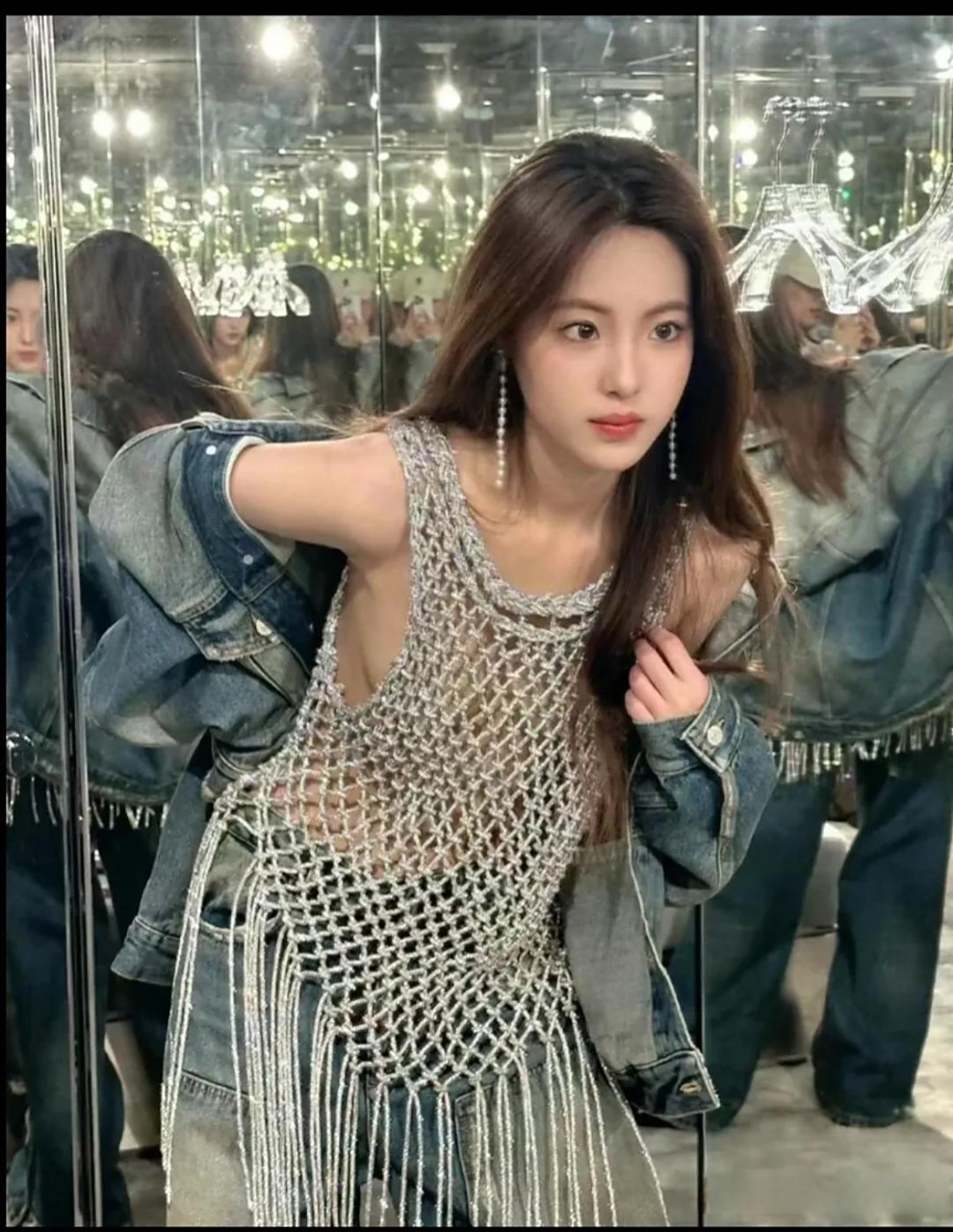 整点擦边文案,看看谁更猛!极品美女穿搭# 分享女神美图