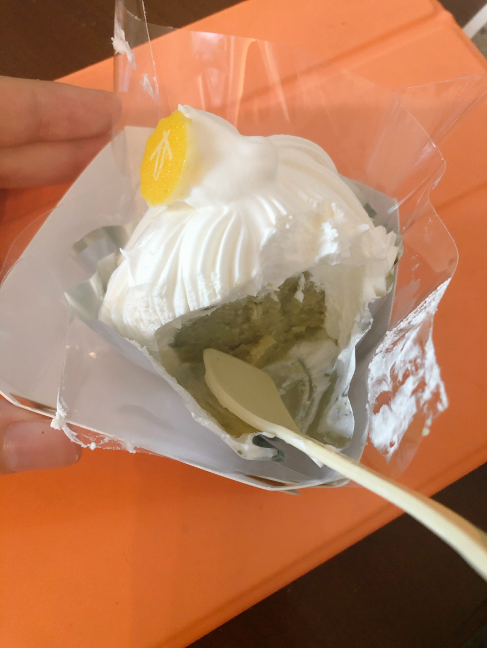 上海两家老字号栗子蛋糕 图一是红宝石栗子蛋糕,真的好吃,栗子不是