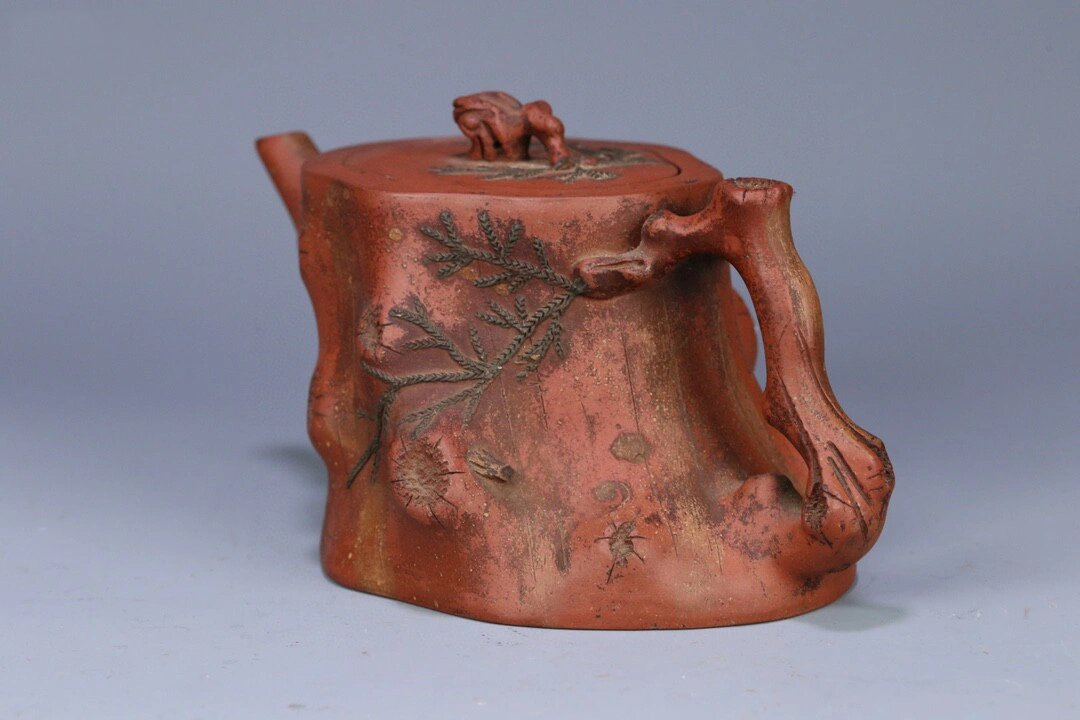 旧藏 名家"蒋蓉"款仿生树桩紫砂壶 旧藏 名家"蒋蓉"款仿生树桩紫砂壶.