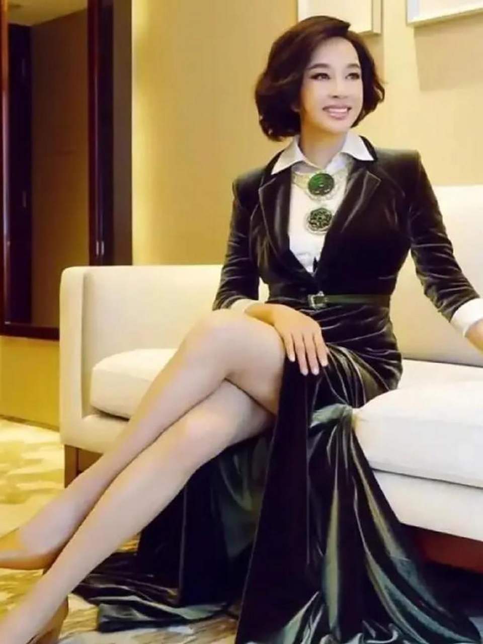 刘晓庆年纪越大敢"露"!