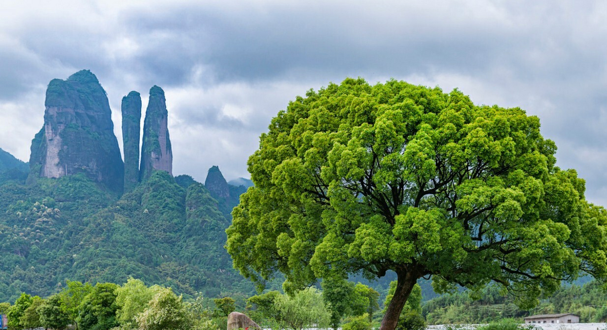 中国最长的一线天江郎山,惊险程度堪比华山 浙江省西部古城衢州,自古