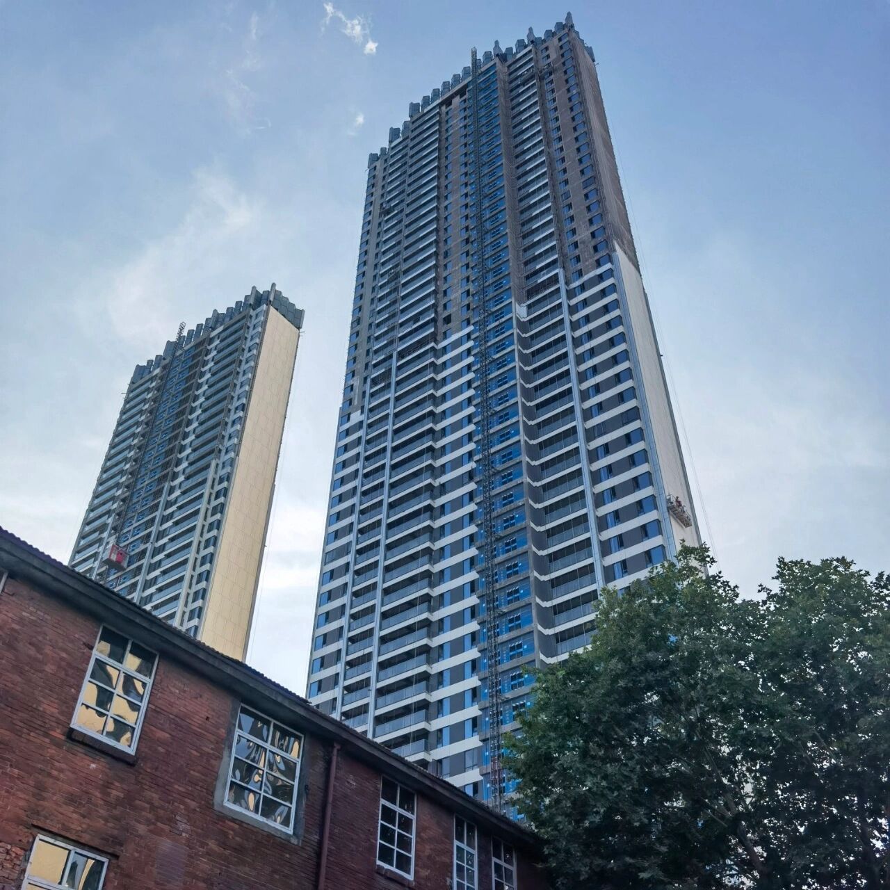 上车华侨城红坊  在楼市下行阶段反向操作,支持一下武汉gdp.