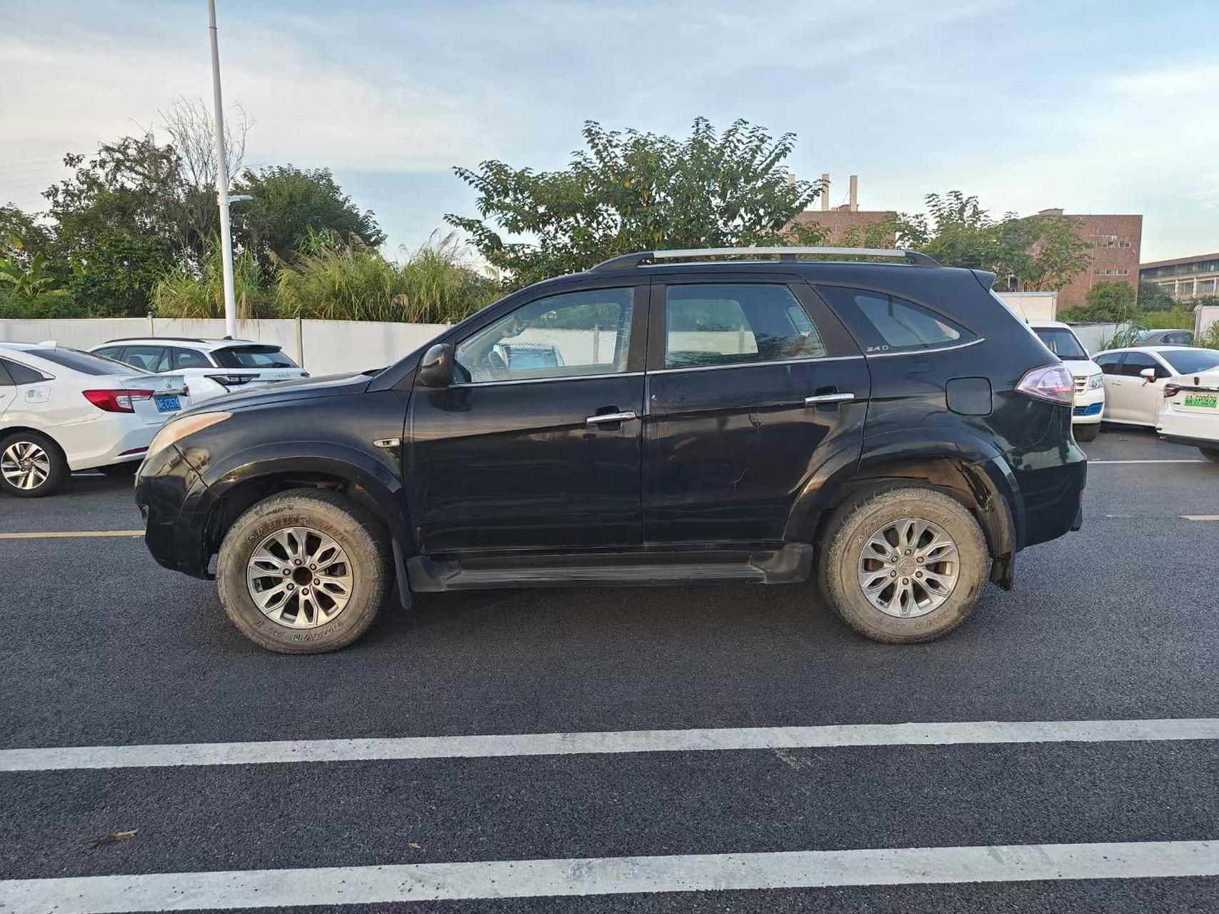 新到12年江铃驭胜s350,两驱柴油2.4t手动5座.