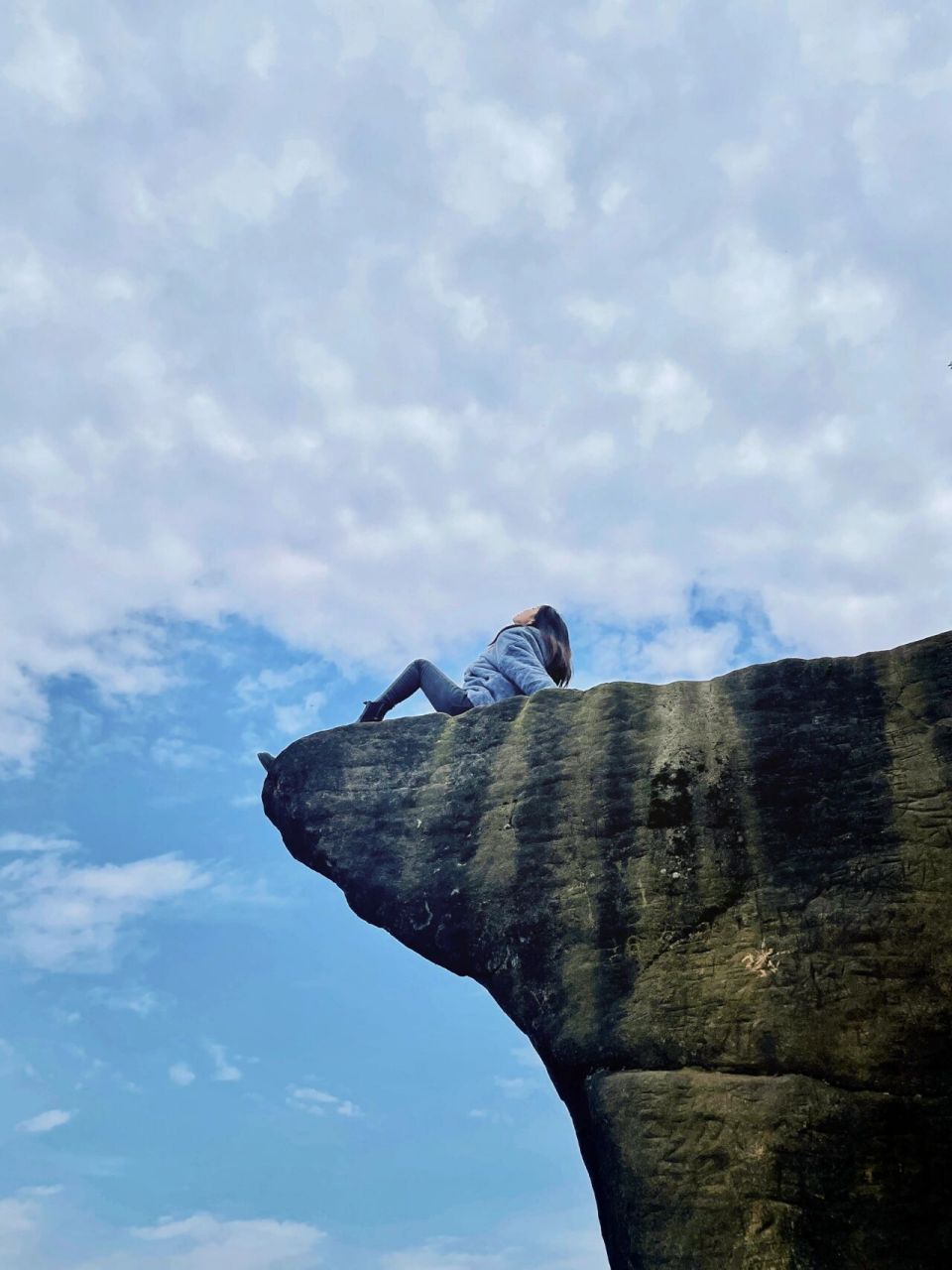 虎峰山—藏在大学城附近的打卡圣地 在山顶上的鸡冠石拍的,很有大片即